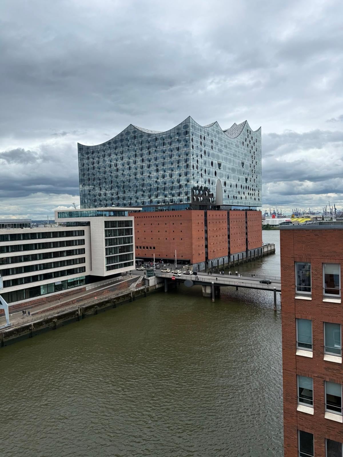 Standort Hamburg am Sandtorkai in der HafenCity