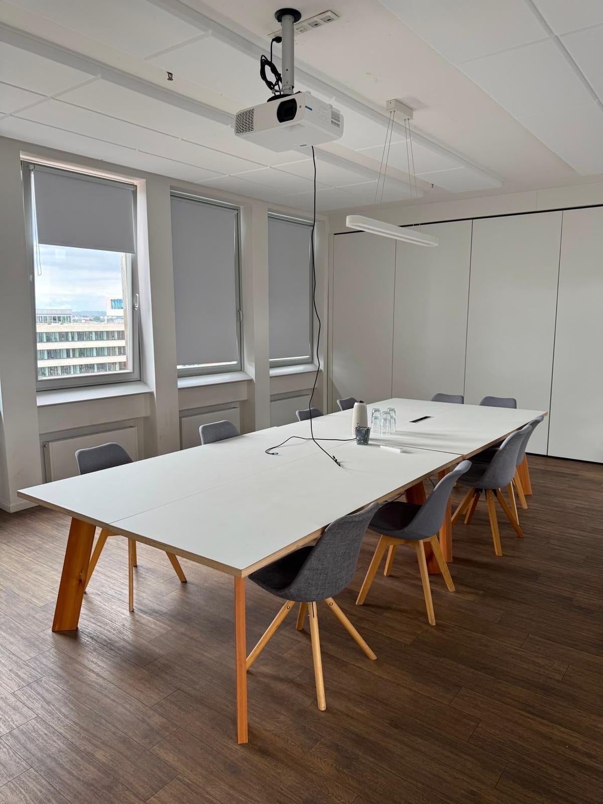 Meetingraum mit Beamer