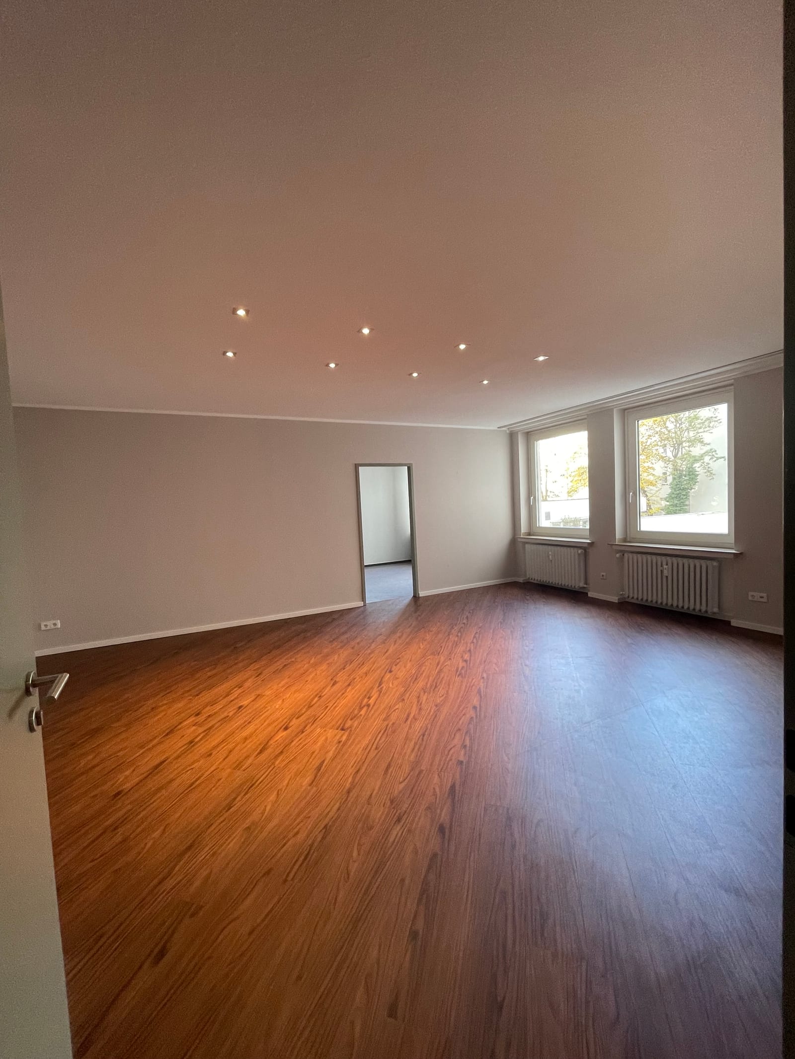 Teamspace mit Durchgang